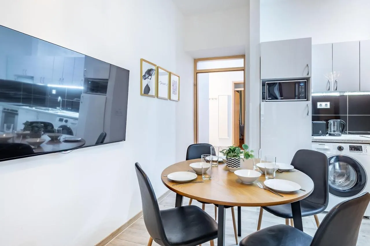 Apartment Super Central - Very Lively Area - In Gozsdu Budapest Hungary
