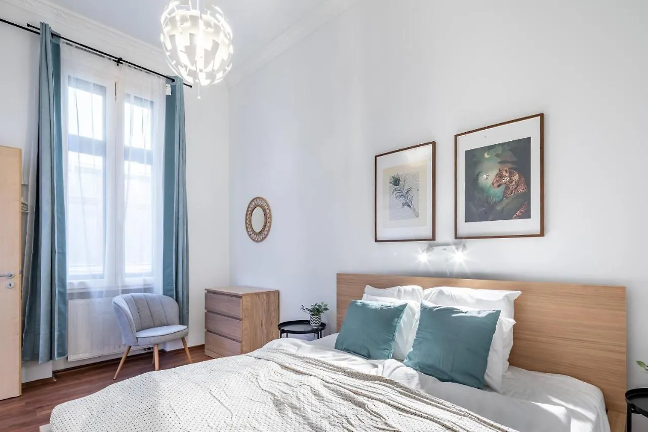 Apartment Super Central - Very Lively Area - In Gozsdu Budapest Hungary