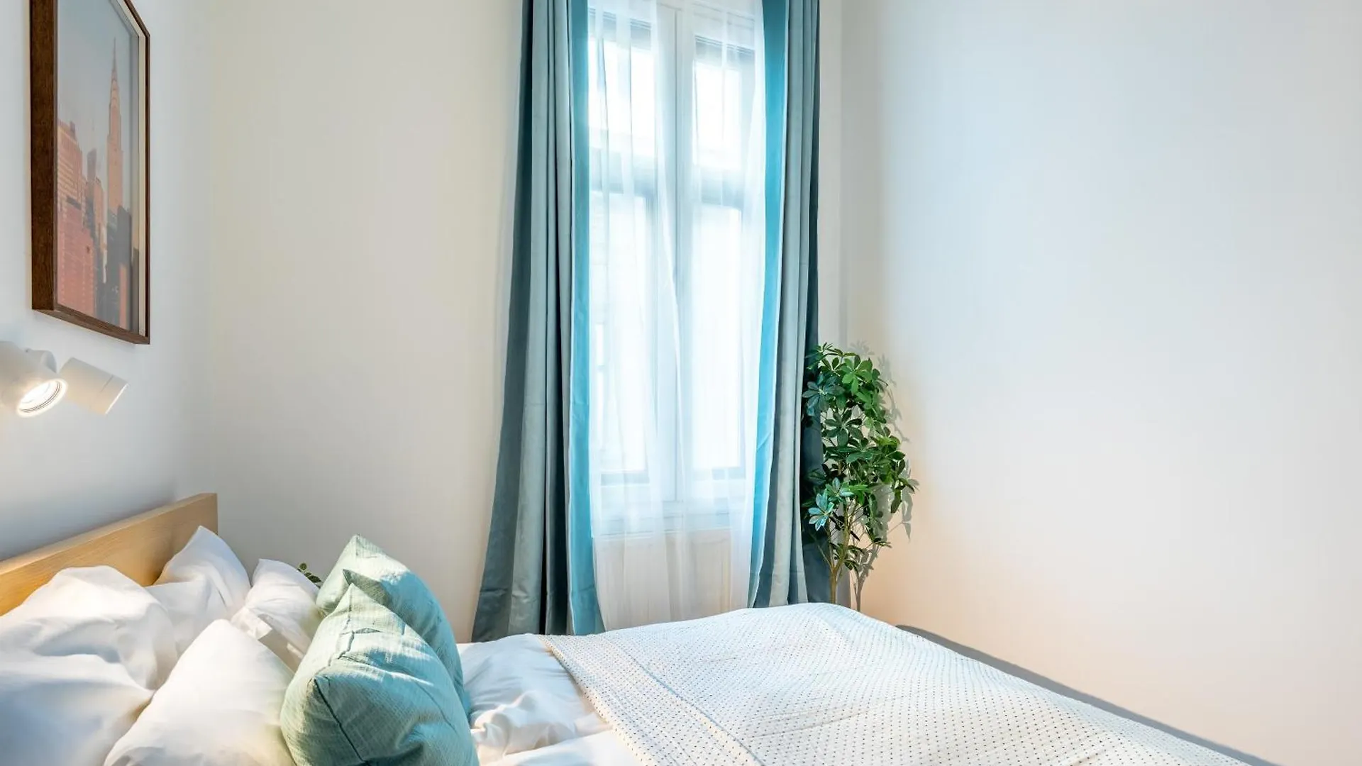 Apartment Super Central - Very Lively Area - In Gozsdu Budapest
